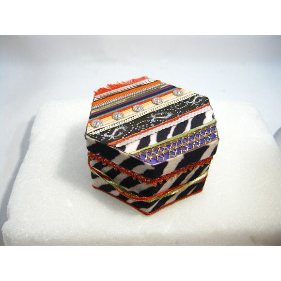 Keepsake Prayer Box for Mementos Photos Trinkets Jewelry Desk Items Potpourri - Picture 3 of 9